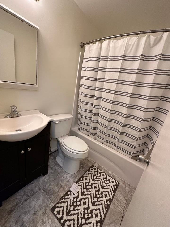 420 Albemarle Ave Sw - Photo 7 of 8