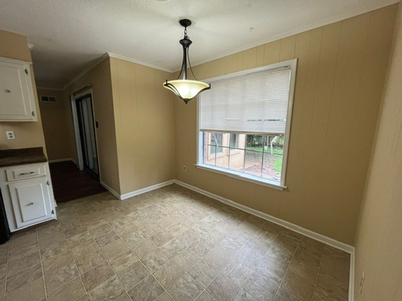 5751 Chapel Hill Dr - Photo 2 of 14