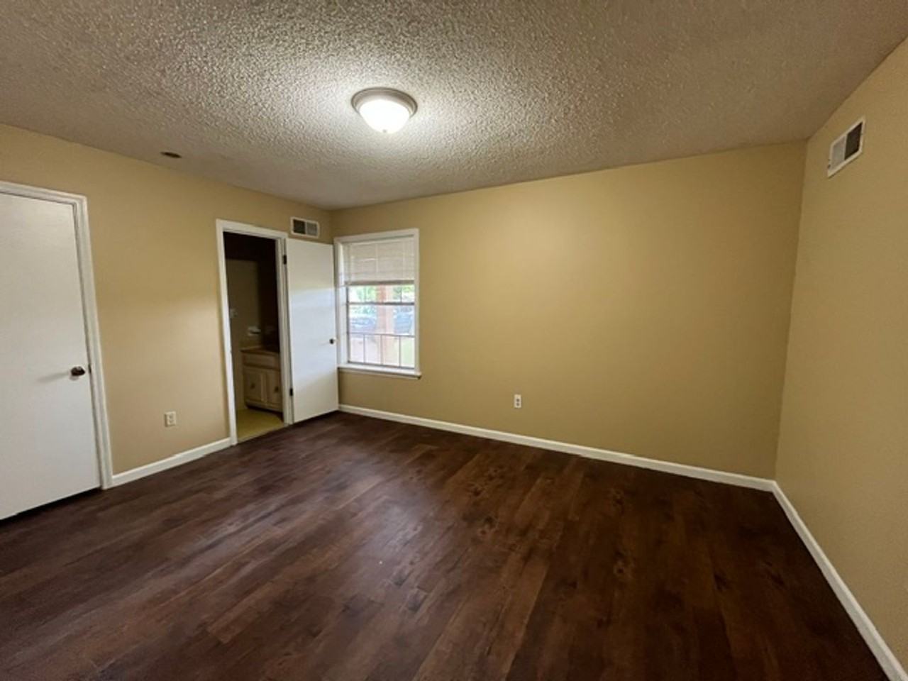 5751 Chapel Hill Dr - Photo 4 of 14