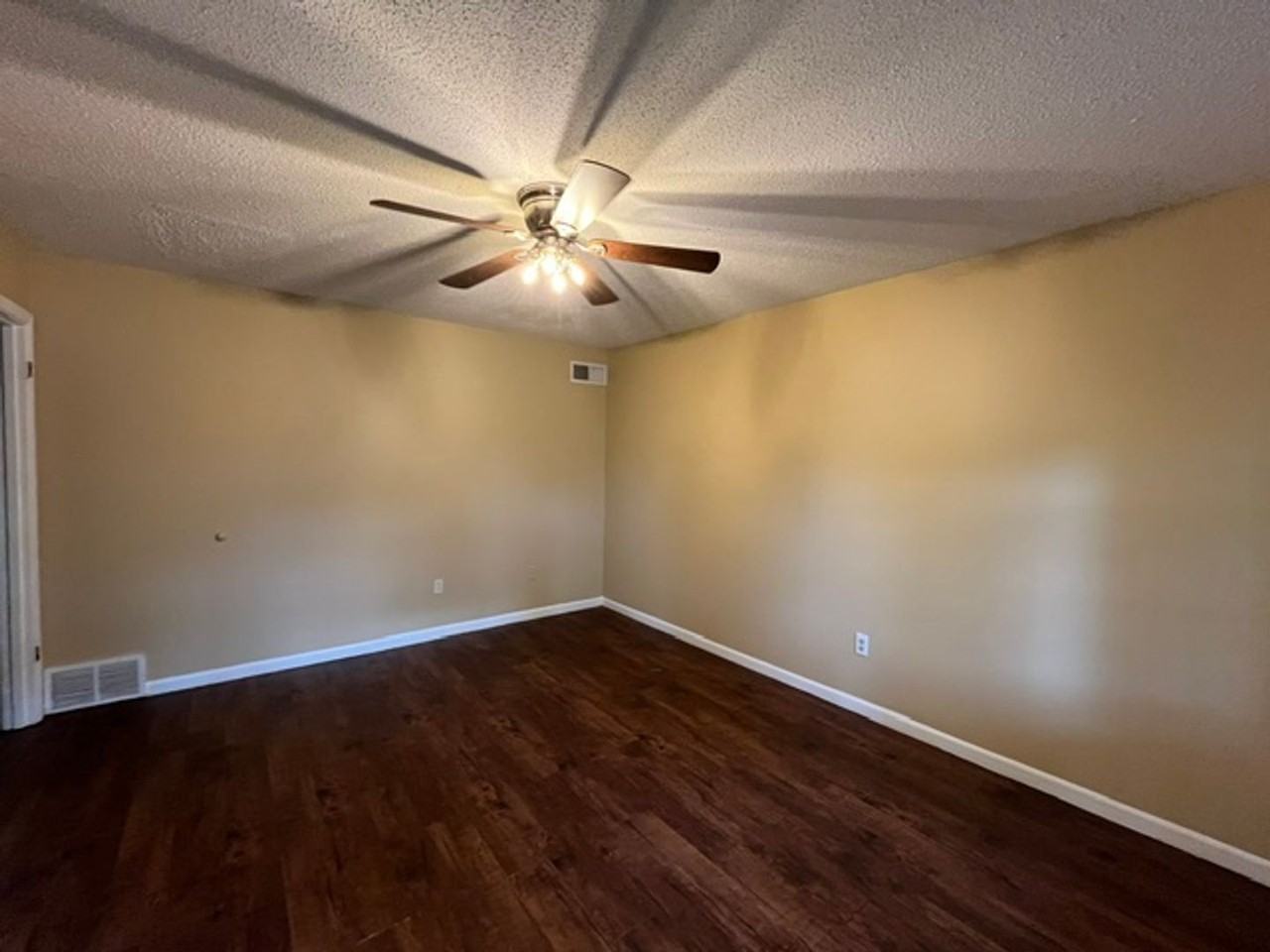 5751 Chapel Hill Dr - Photo 7 of 14
