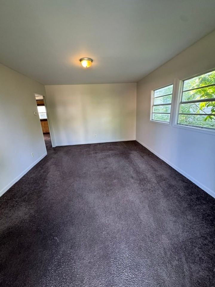 4129 Robinwood Dr - Photo 2 of 6
