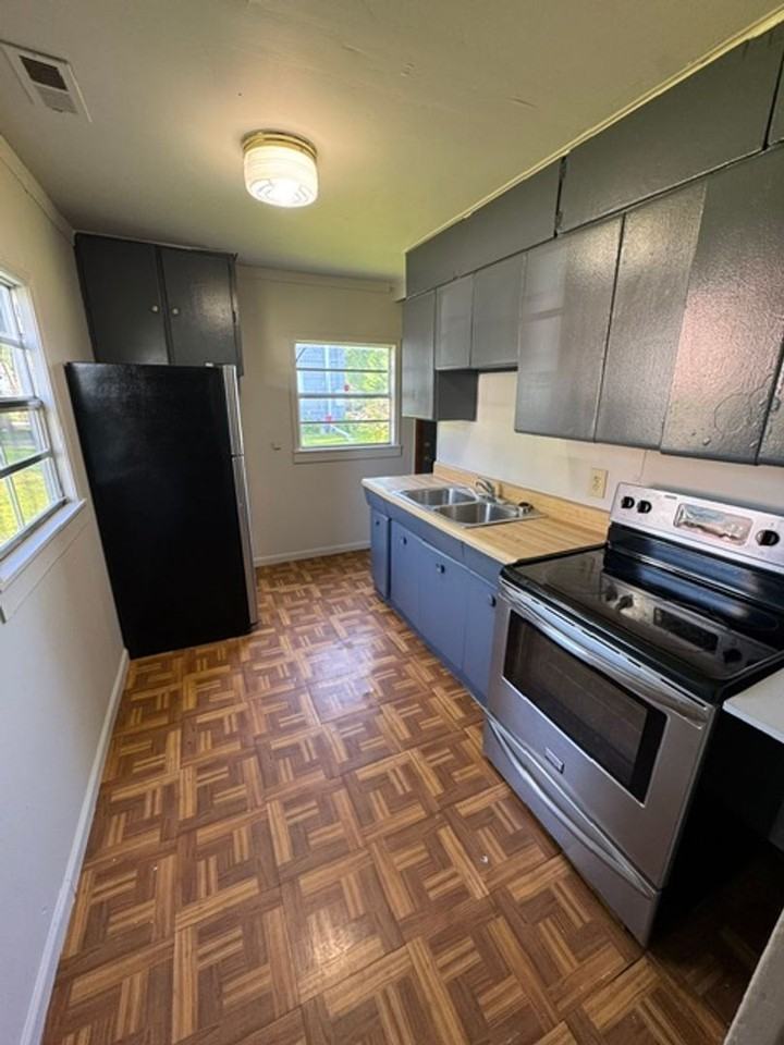 4129 Robinwood Dr - Photo 3 of 6