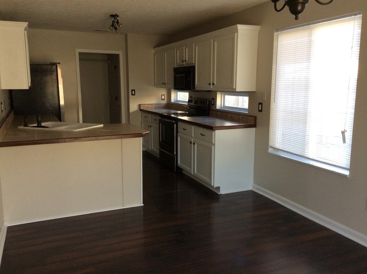 652 Cembra Dr - Photo 3 of 10