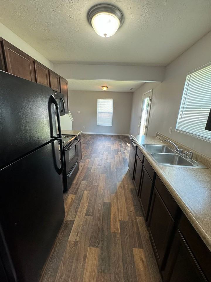 3371 Fall Valley Dr - Photo 5 of 17