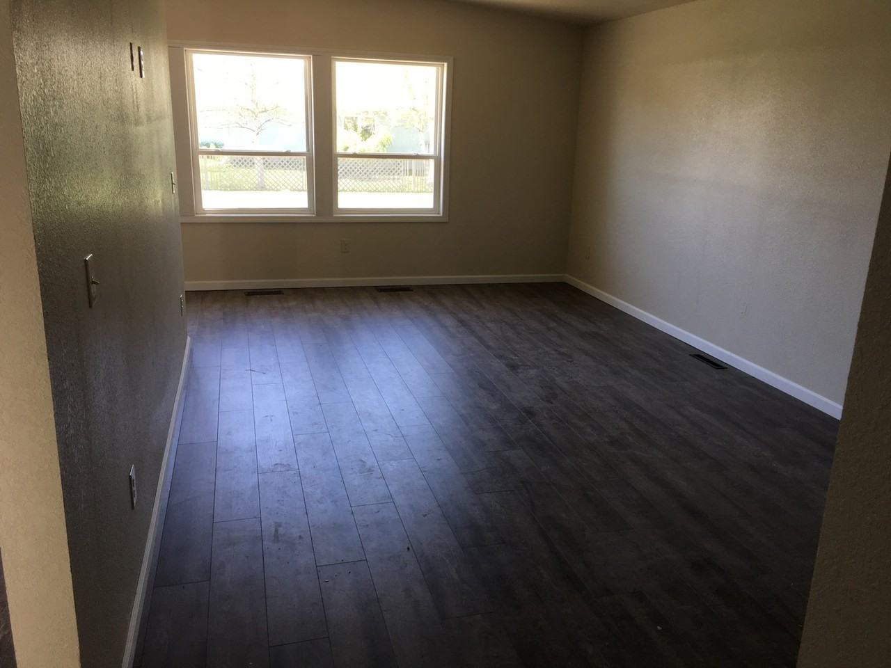 1438 - Photo 2 of 10