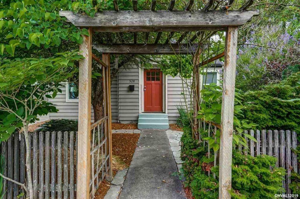 528 Nw 17th St - Photo 2 of 18