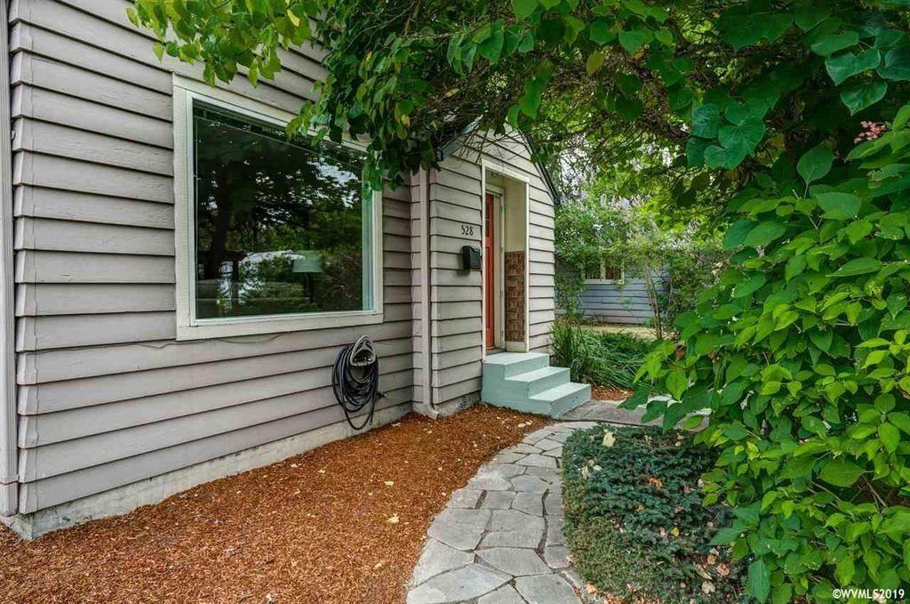 528 Nw 17th St - Photo 3 of 18
