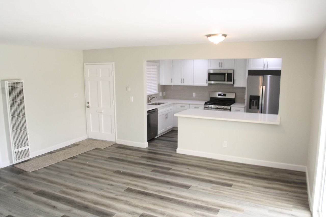 4434 La Crosse Ave - Photo 5 of 12