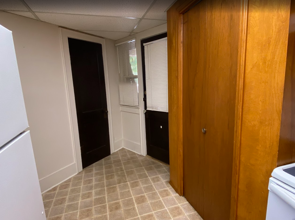 201 S Cravens St #4 - Photo 6 of 12