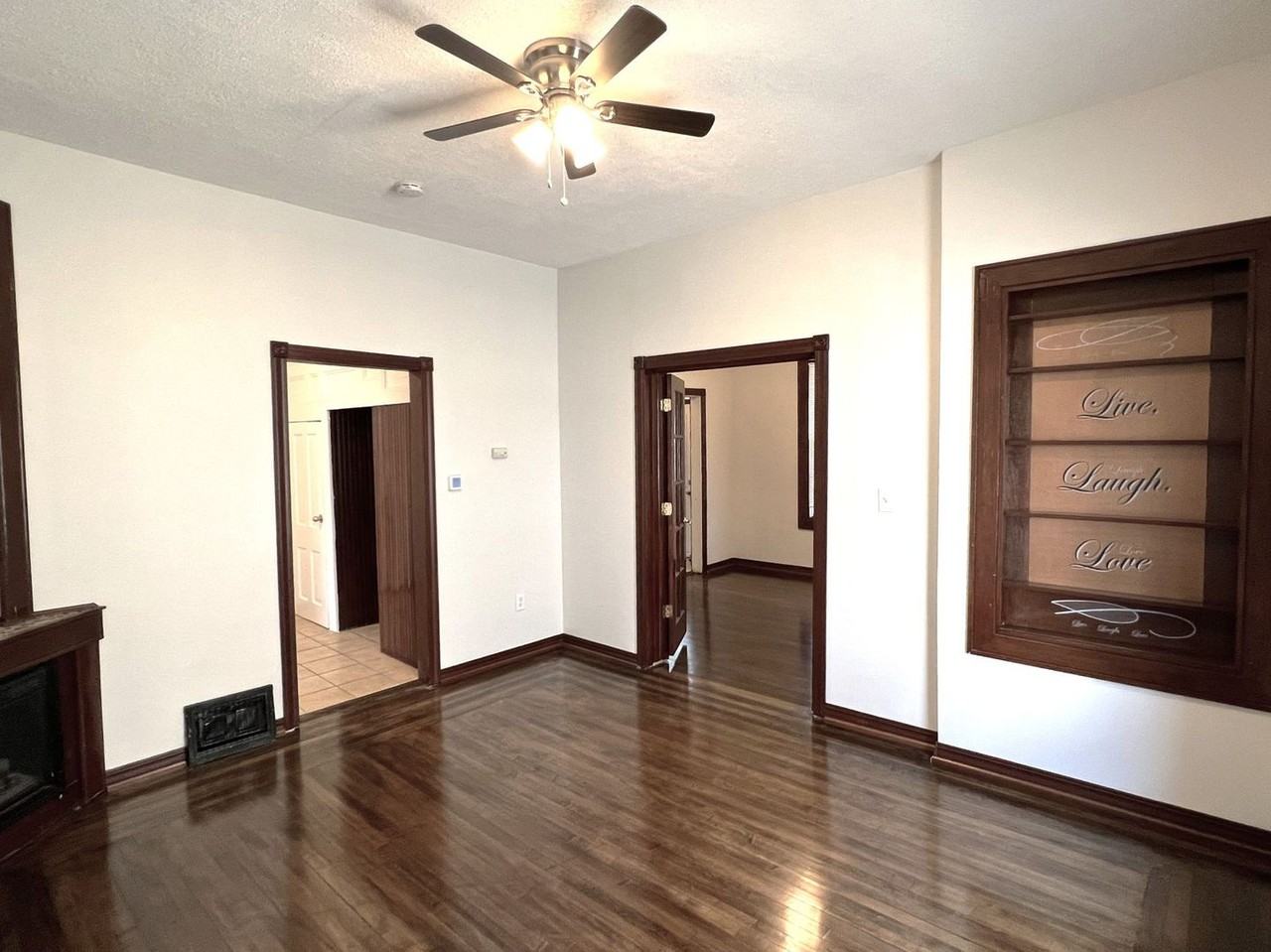 1611 Oak St - Photo 5 of 15
