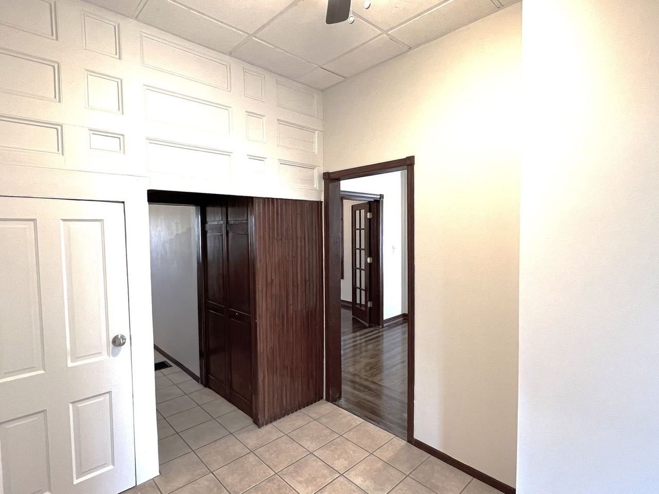 1611 Oak St - Photo 6 of 15