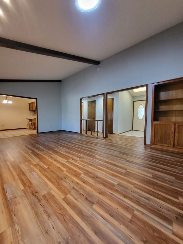 1517 Old Farm Rd - Photo 4 of 17