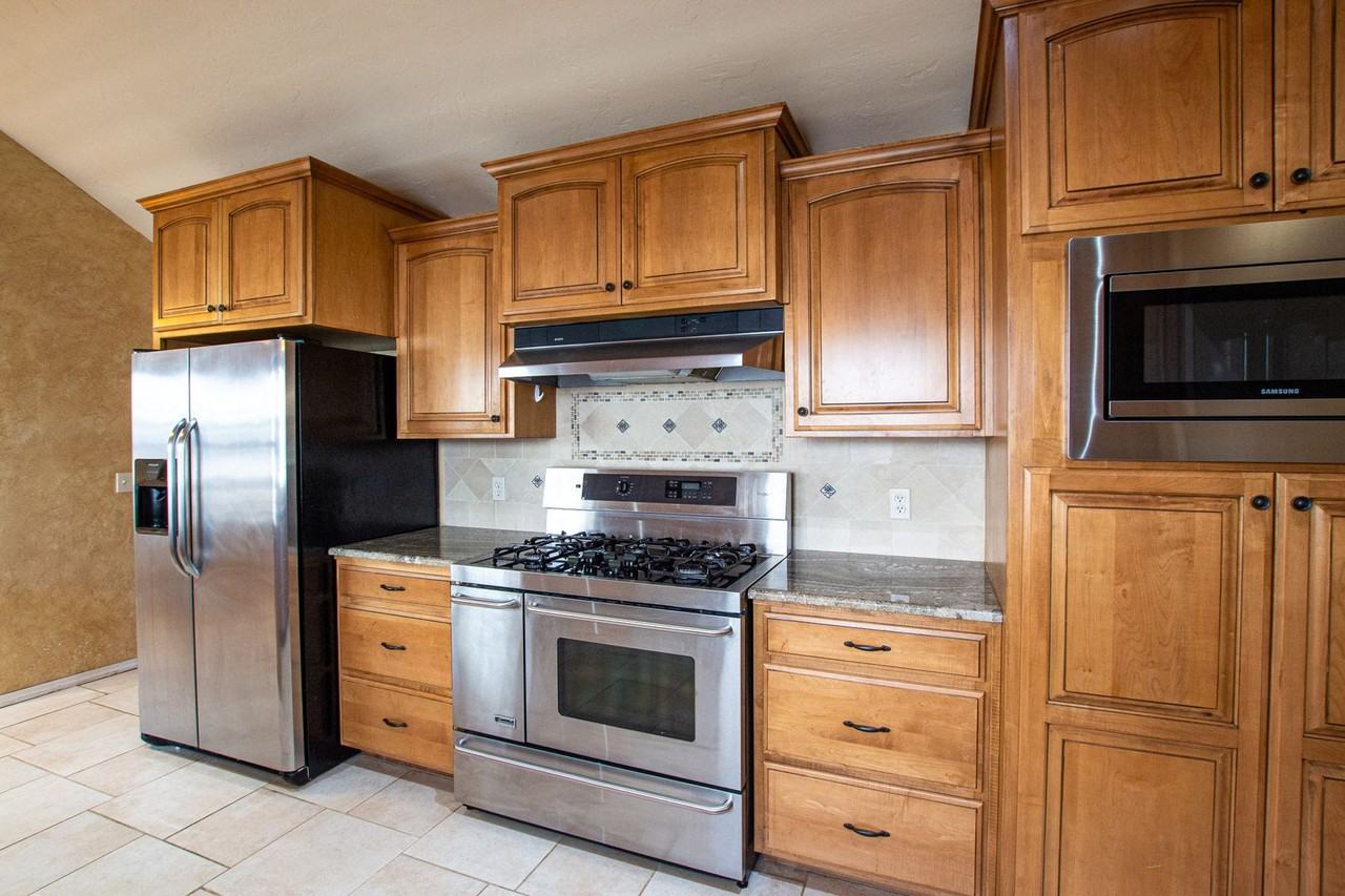 516 Nw 171st St - Photo 5 of 32