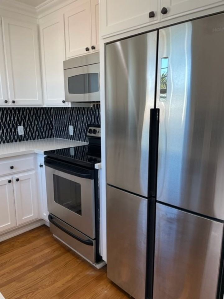 1023 E 1st St #16 - Photo 3 of 12
