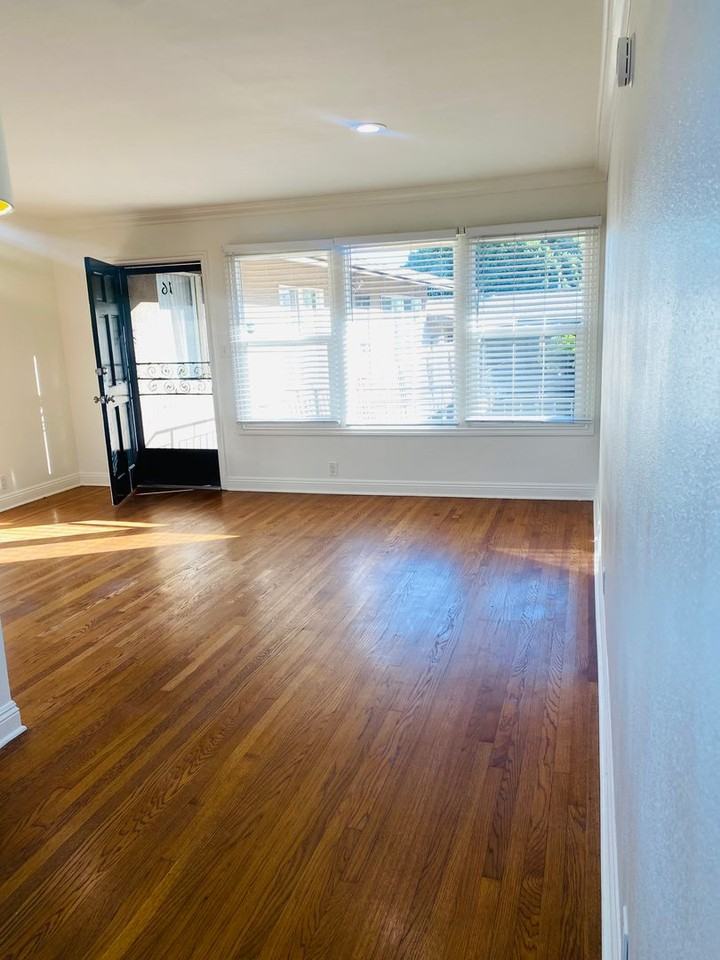 1023 E 1st St #16 - Photo 5 of 12