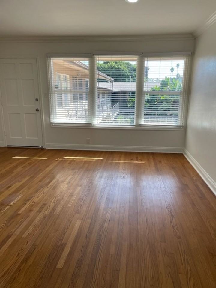 1023 E 1st St #16 - Photo 6 of 12