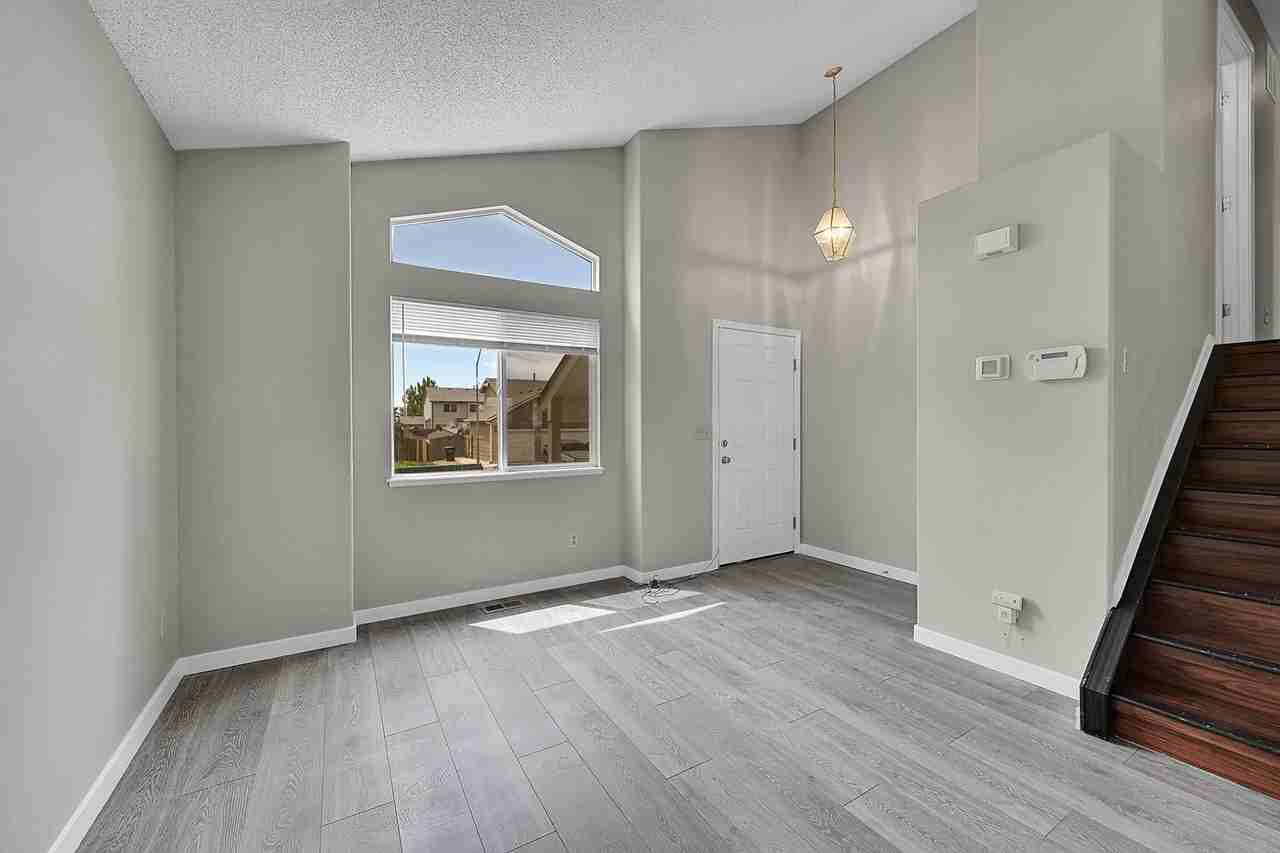 7732 Middle Bay Way - Photo 4 of 28