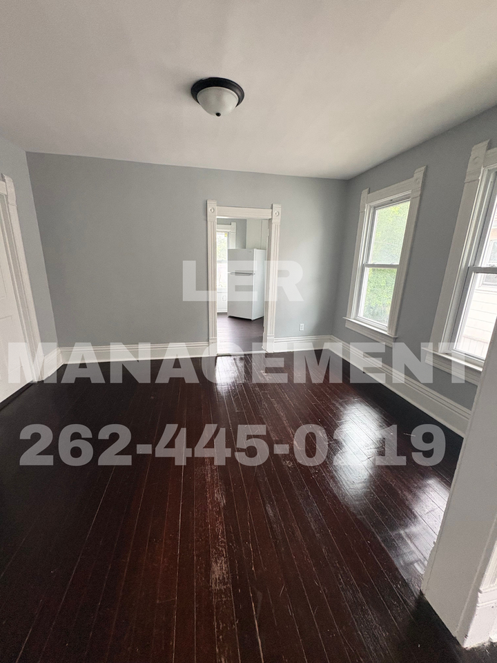 1314 1314 -1316 60th Street - DD 1316 60th st upper - Photo 5 of 10