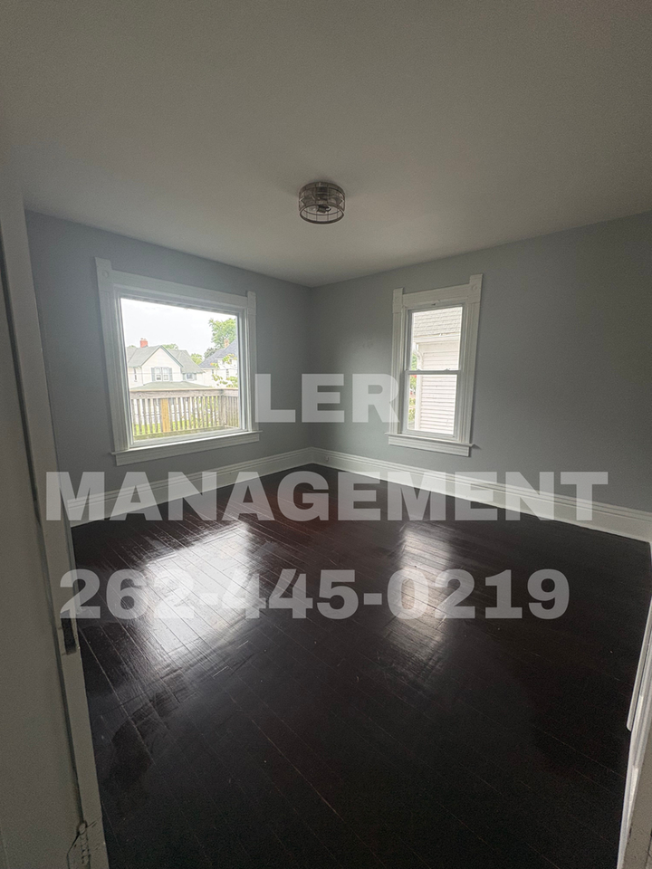 1314 1314 -1316 60th Street - DD 1316 60th st upper - Photo 7 of 10