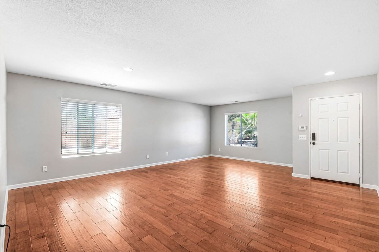 25629 Driftview Cir - Photo 2 of 20