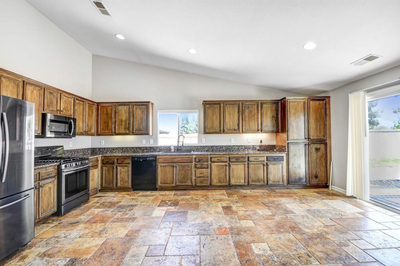 25629 Driftview Cir - Photo 5 of 20