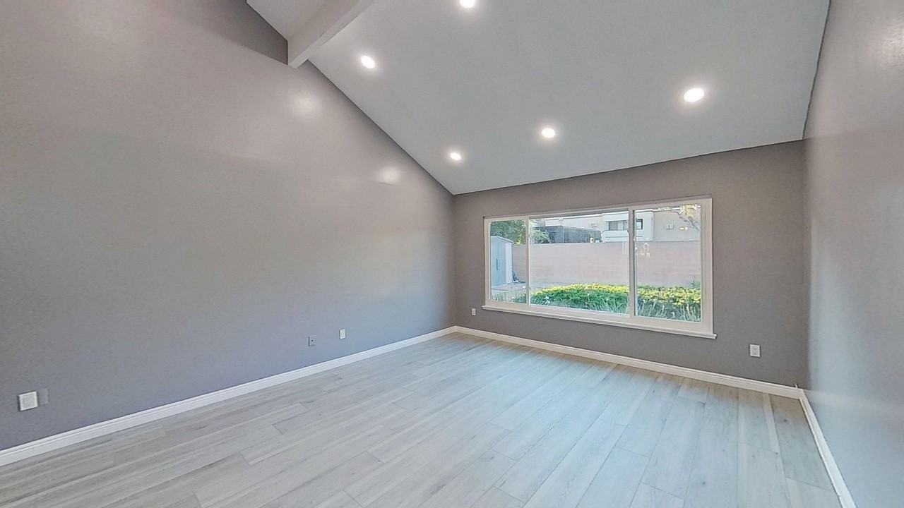 6661 Wrenfield Dr - Photo 4 of 36