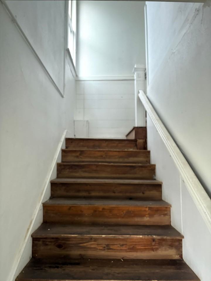 724 W Elm St - Photo 3 of 50