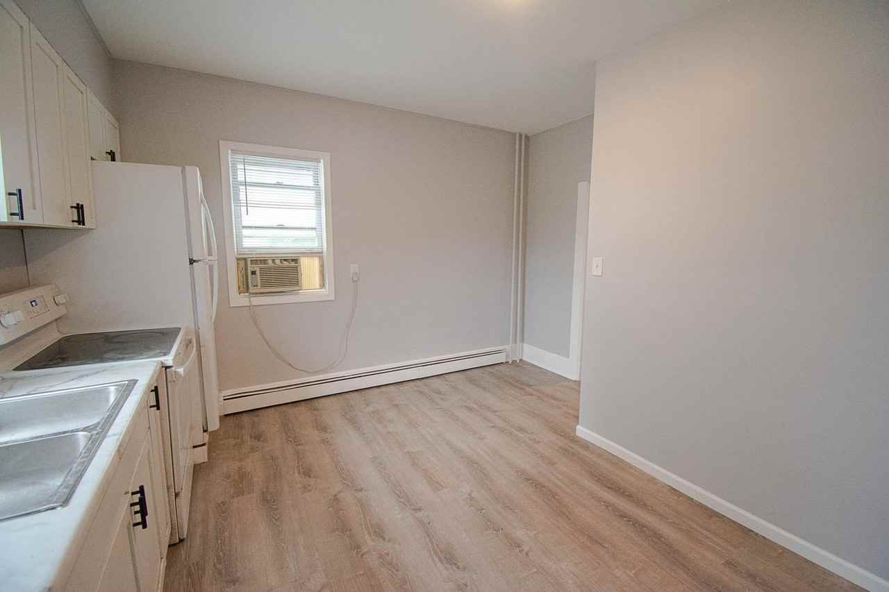 836 S Newton Ave - Photo 3 of 16