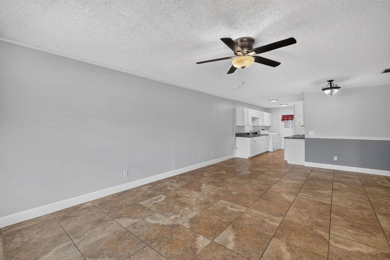 12310 Tavares Ridge Ct - Photo 4 of 25
