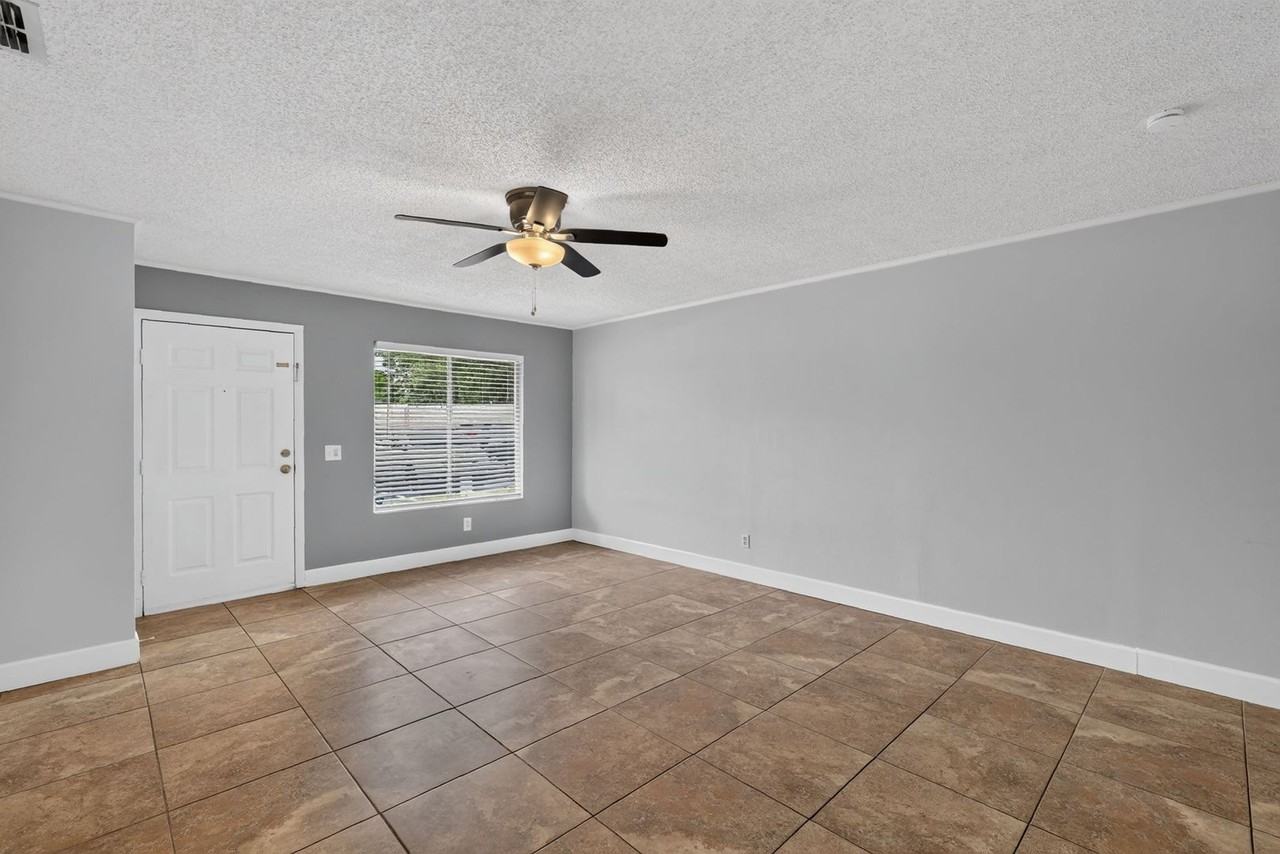 12310 Tavares Ridge Ct - Photo 7 of 25