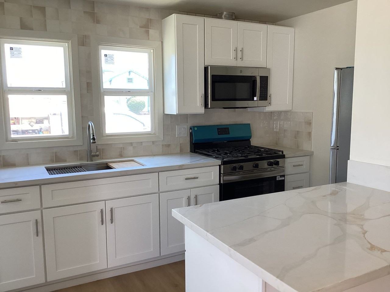 219 S G St - Photo 2 of 10