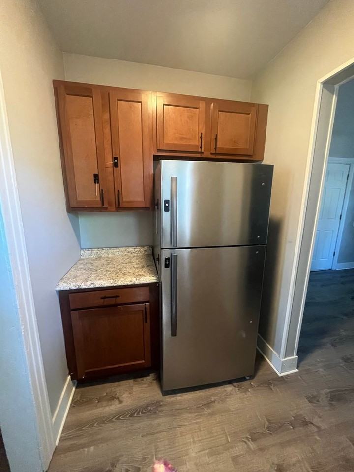256 Woodbine Ave - Photo 5 of 24
