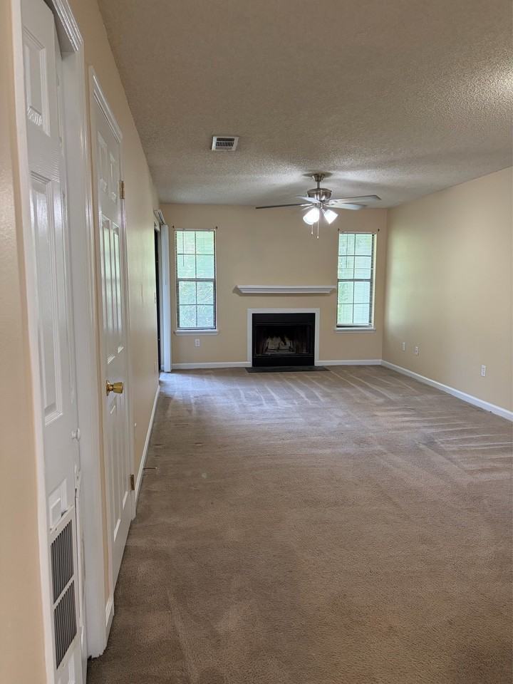 1103 Greentree Ct #F - Photo 2 of 11