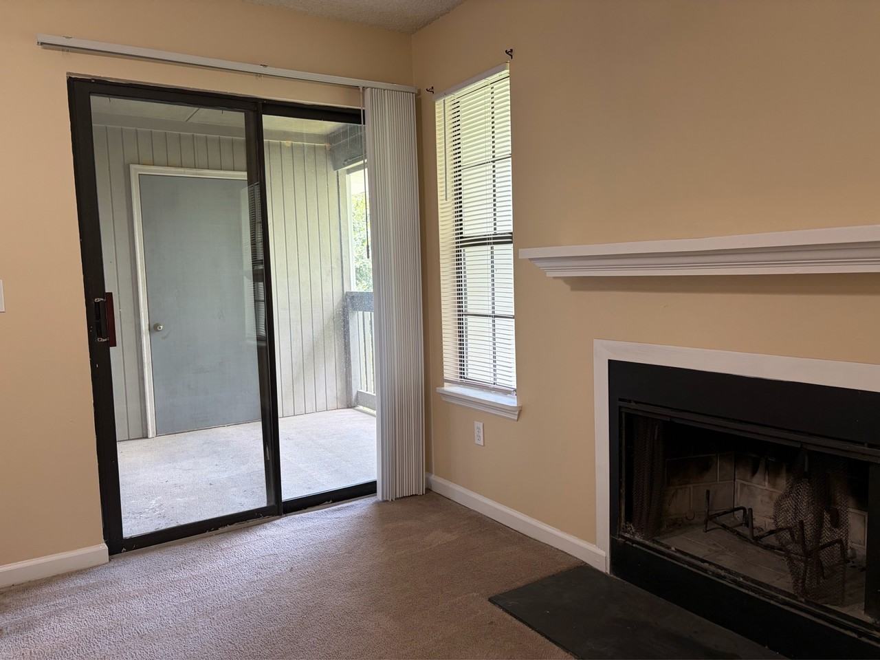1103 Greentree Ct #F - Photo 3 of 11