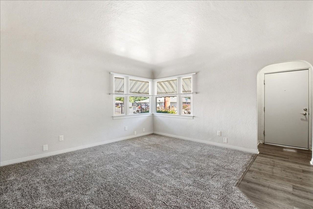 3009 W Overland Rd #1 - Photo 3 of 17