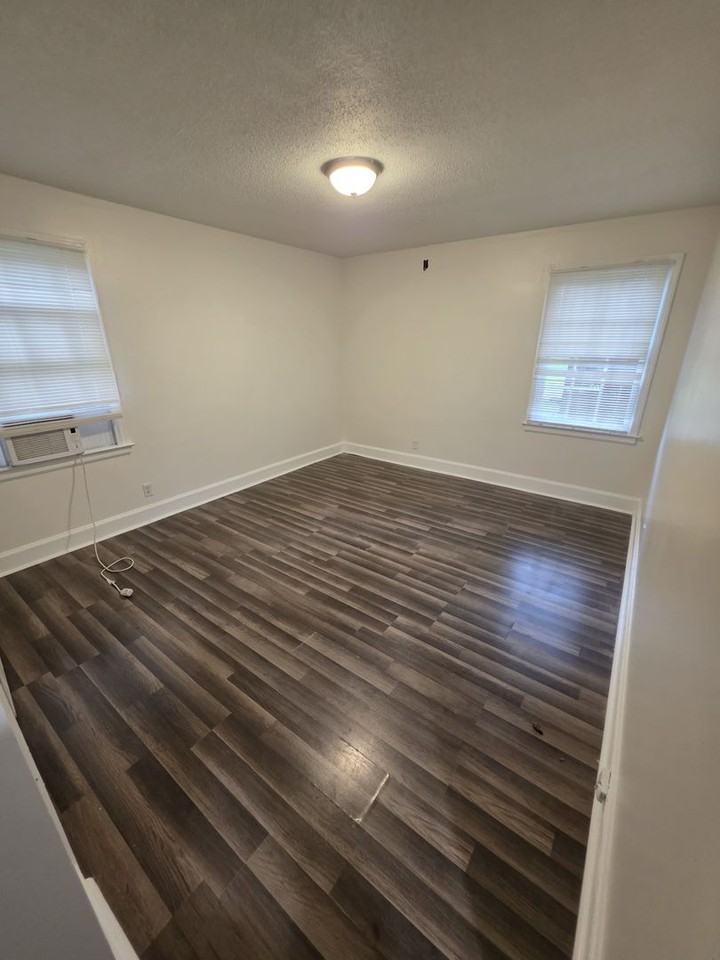 626 W Patton Ave - Photo 6 of 9