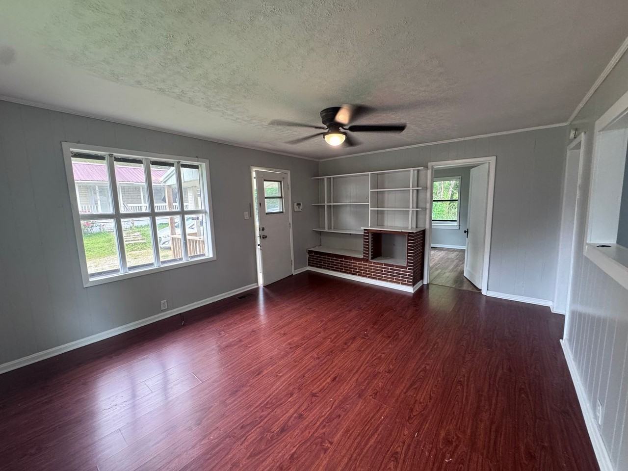 4924 Saks Rd - Photo 2 of 12