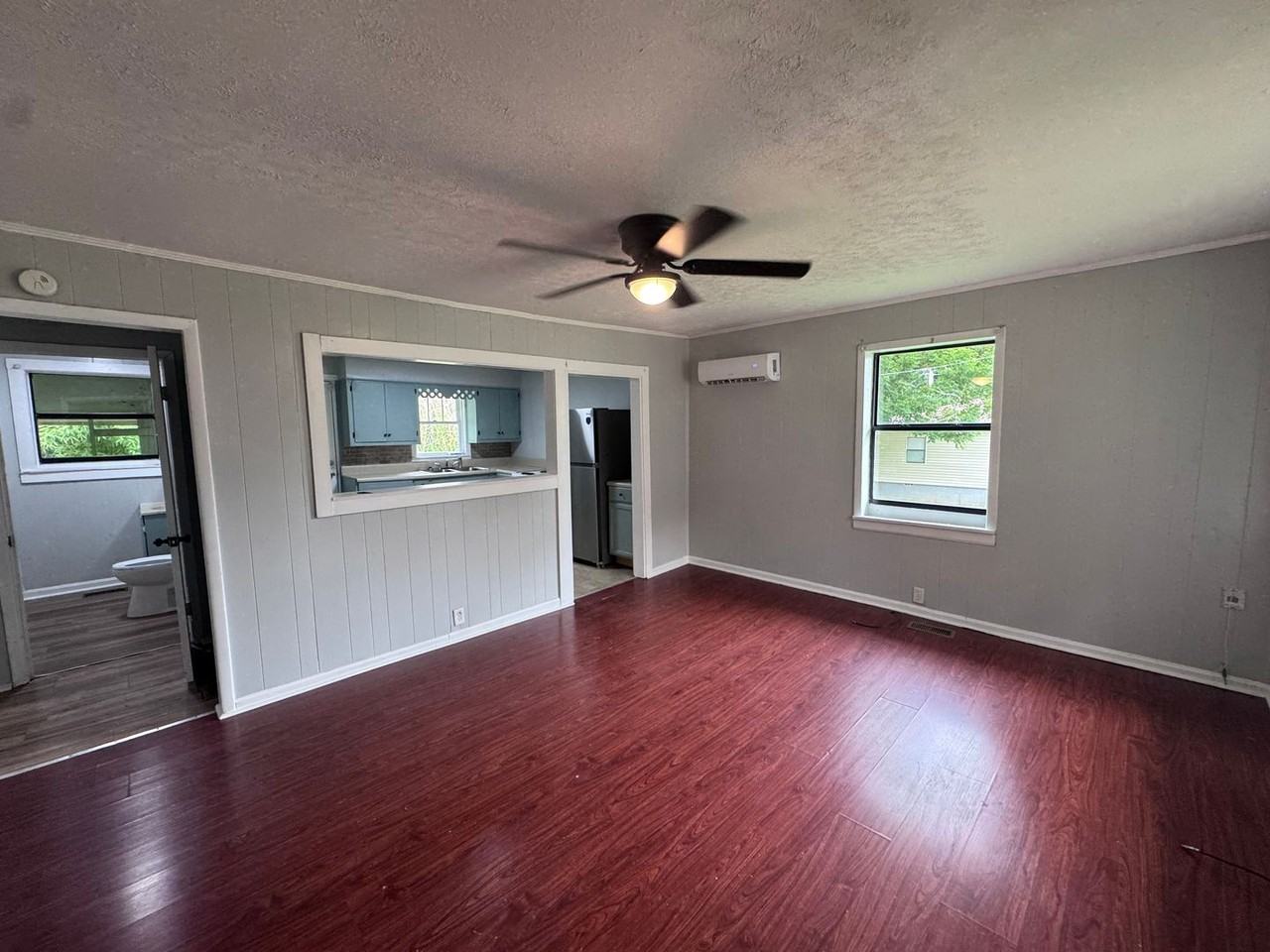 4924 Saks Rd - Photo 4 of 12