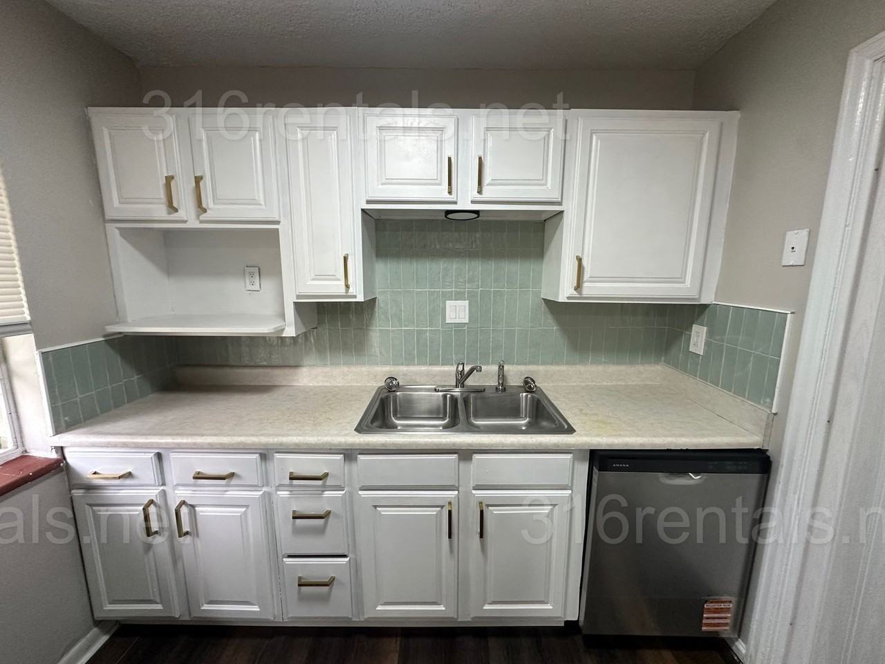 1920 S Fern St - Photo 4 of 10