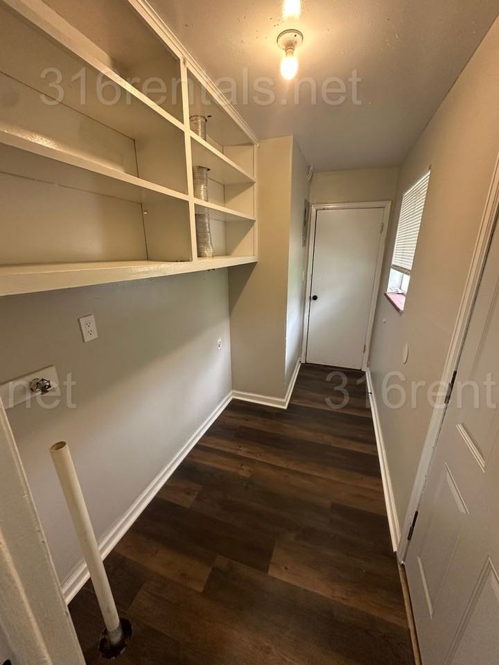 1920 S Fern St - Photo 5 of 10