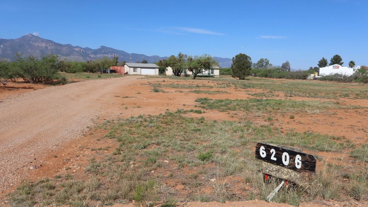 6206 S Ranch Rd - Photo 4 of 50