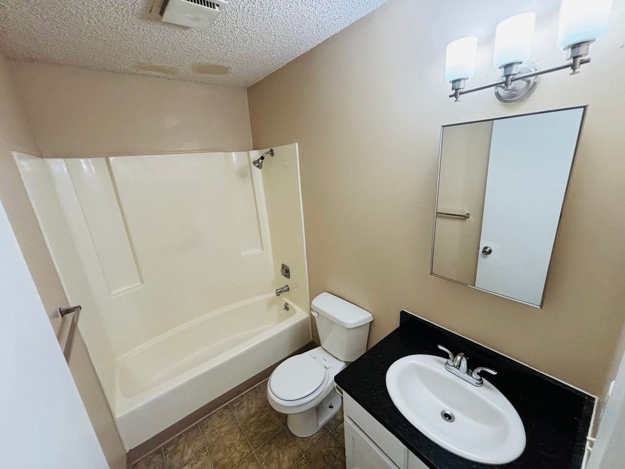 6720 6720 - 6732 W Par Ln - Photo 3 of 6