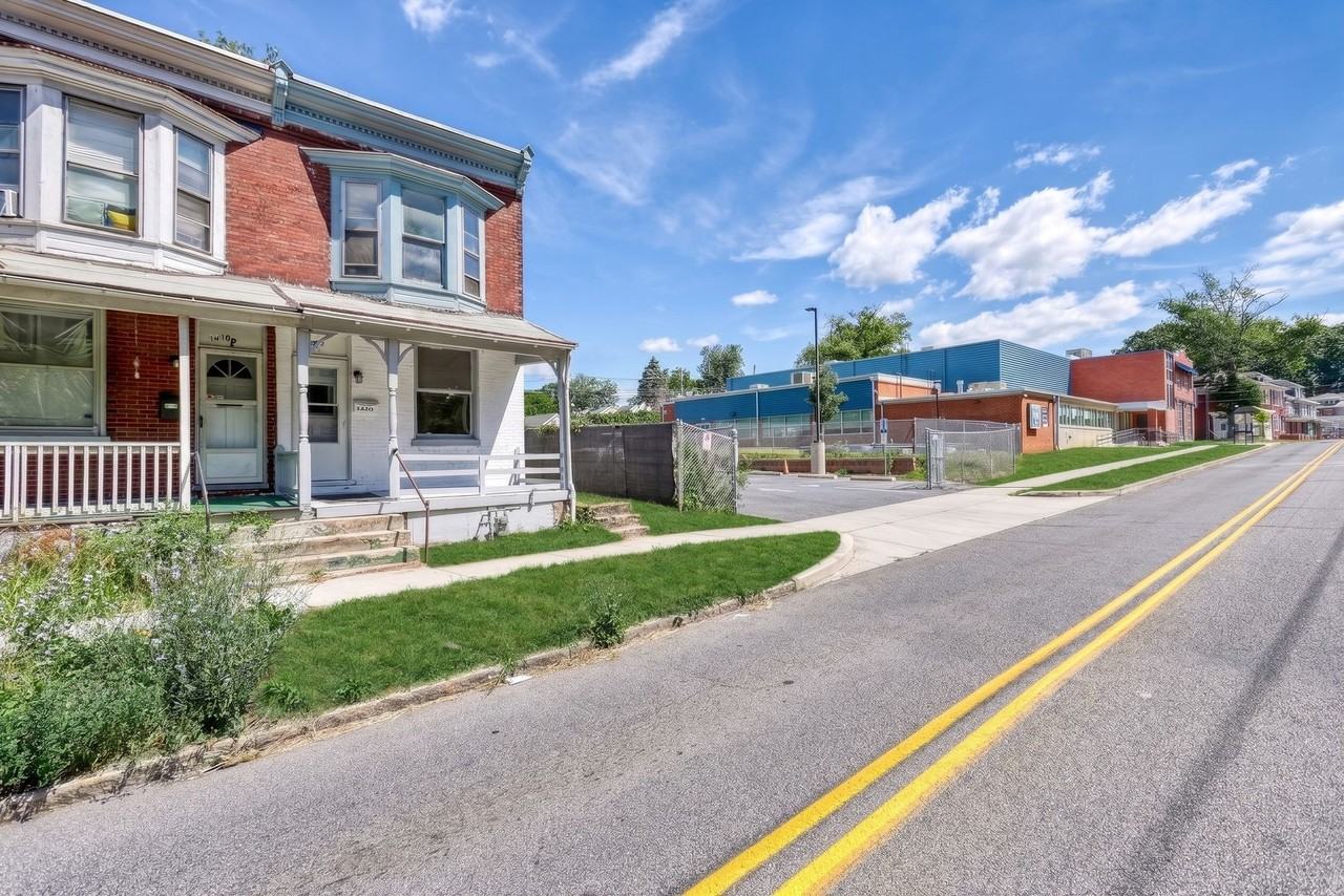 1412 Herr St - Photo 3 of 24