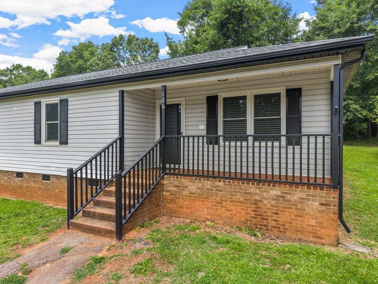 126 Mcbeth Rd - Photo 2 of 20