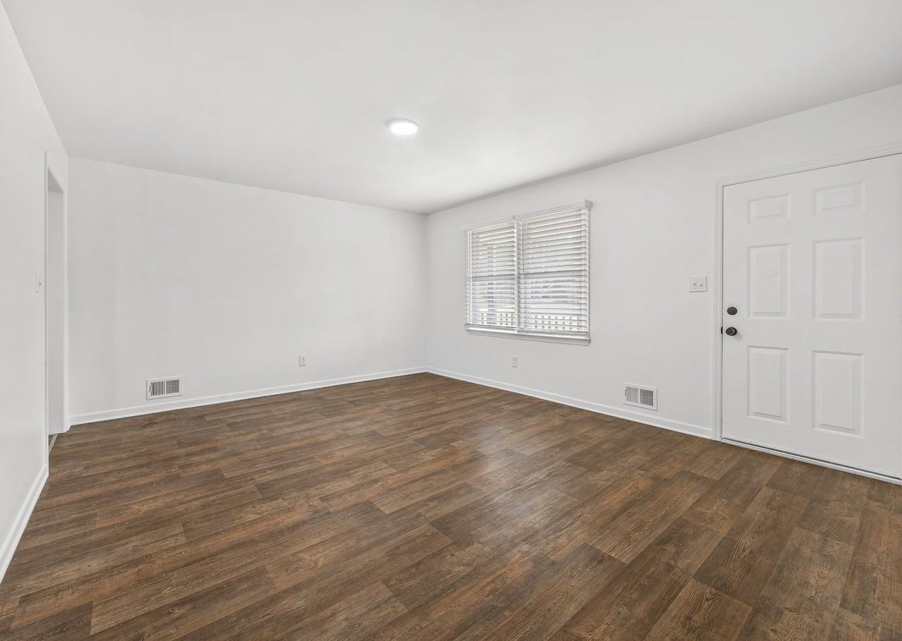 126 Mcbeth Rd - Photo 4 of 20