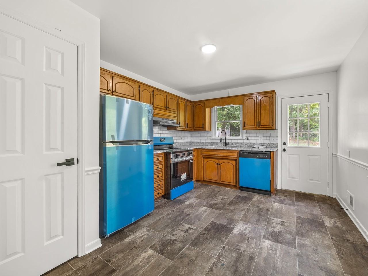 126 Mcbeth Rd - Photo 6 of 20