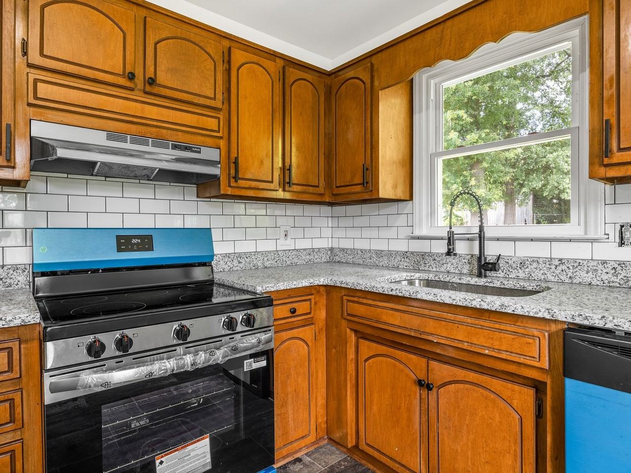 126 Mcbeth Rd - Photo 7 of 20