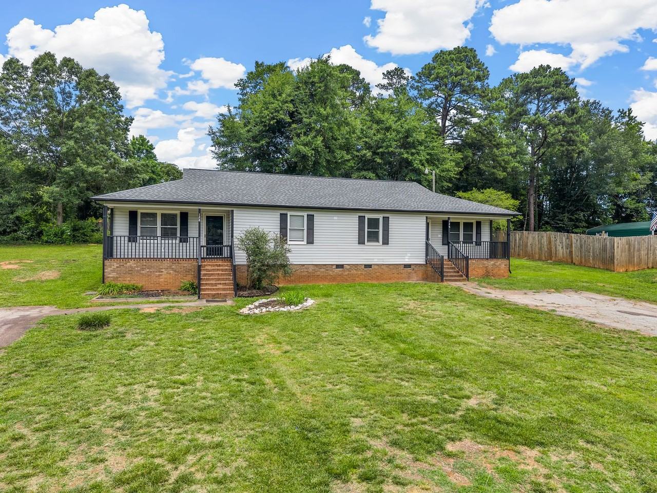 128 Mcbeth Rd - Photo 3 of 20