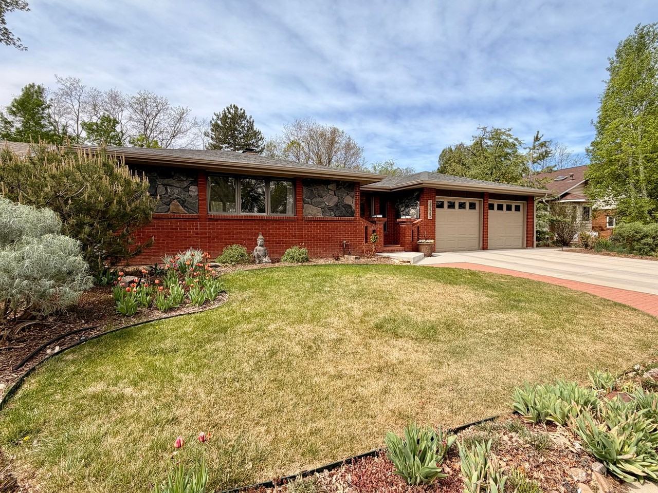 2225 Jewel St - Photo 2 of 50