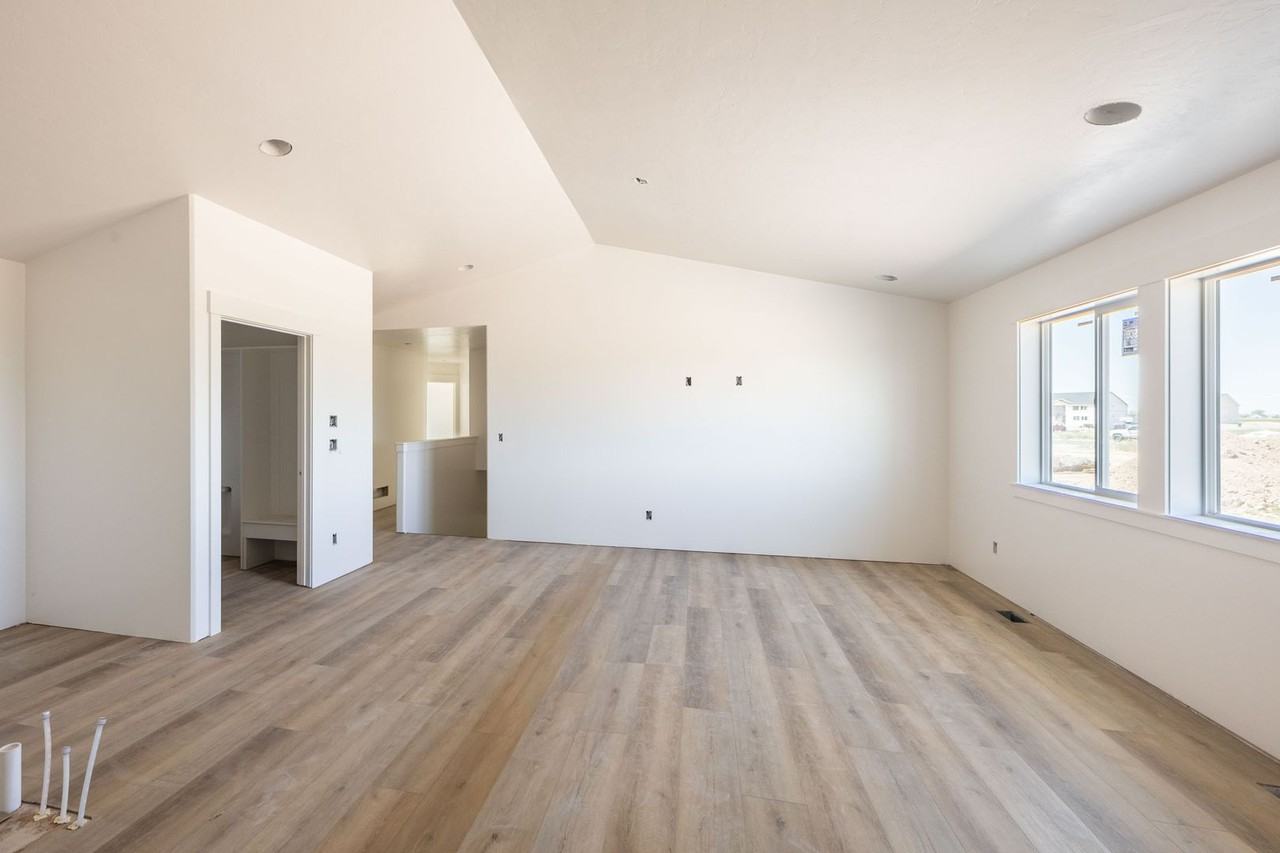 3707 Razor Cir - Photo 2 of 4